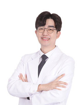 DR. 김우섭 원장